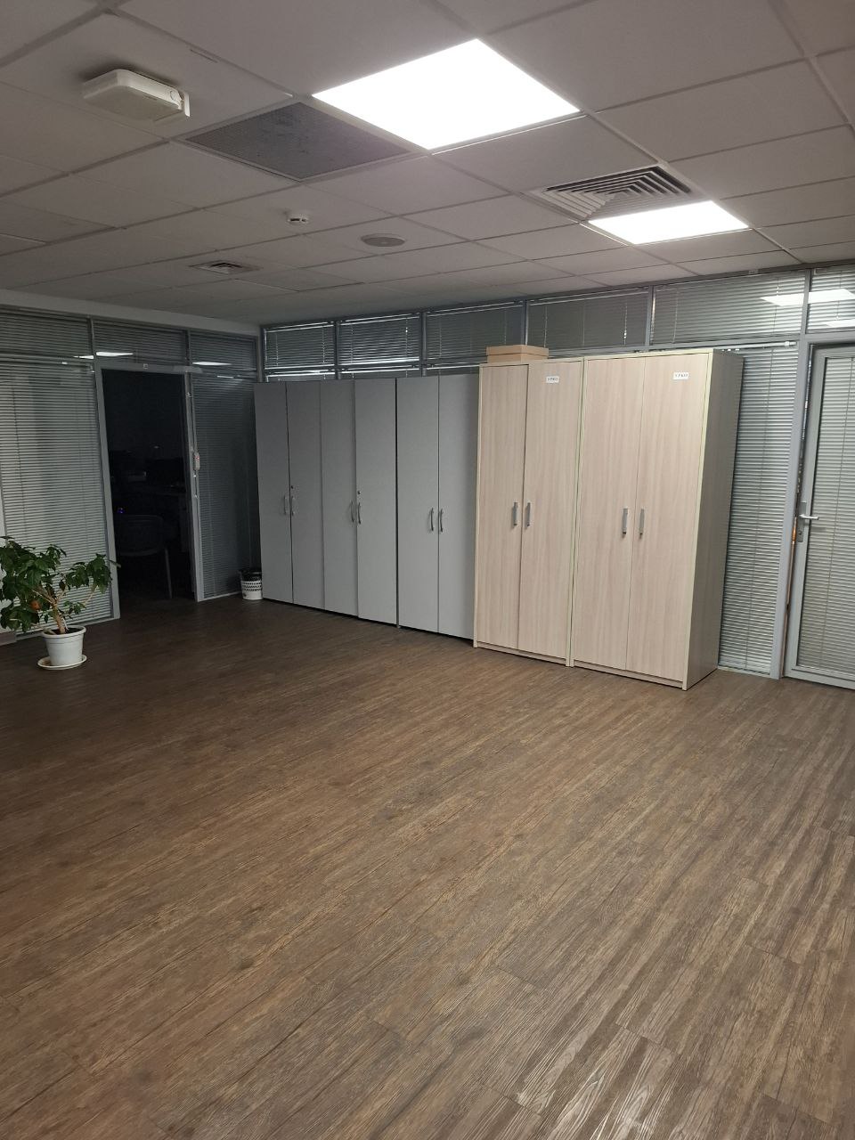 Pomieszczenie biurowe 1 825 m² Moskwa, Rosja