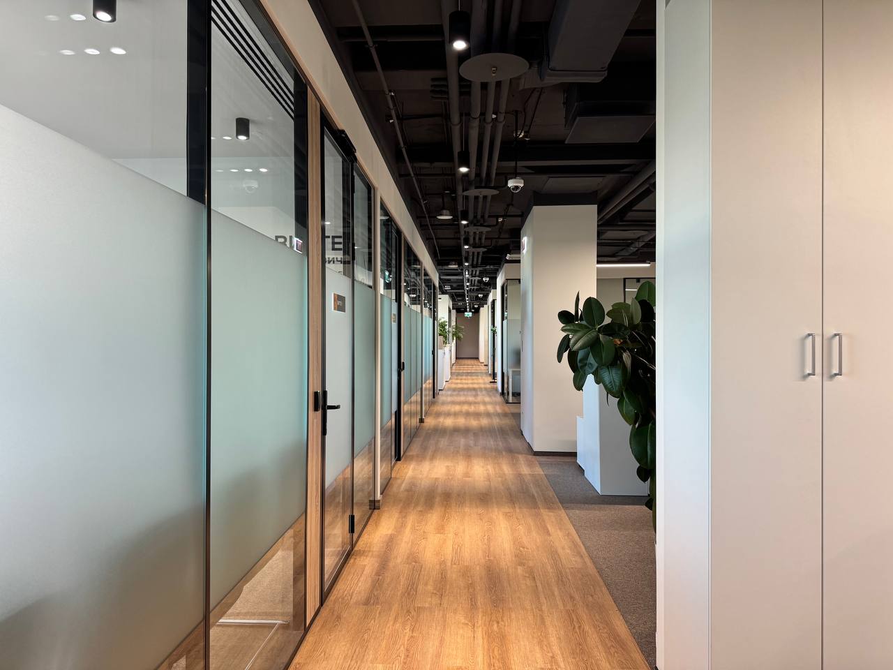 Office 4 379 m² in Moscow, Russia