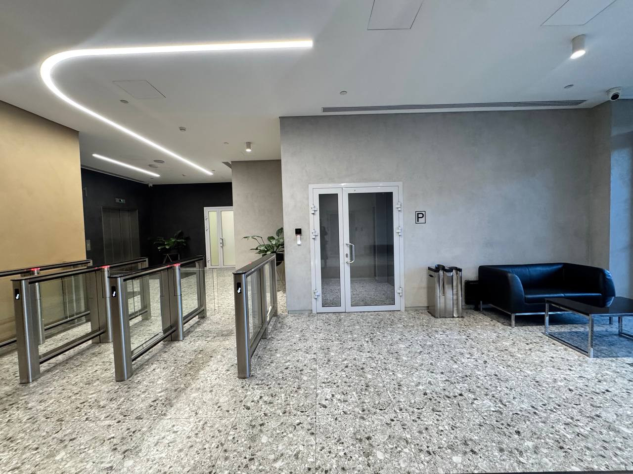 Office 4 379 m² in Moscow, Russia